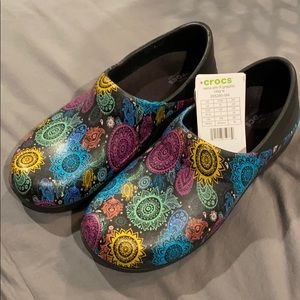 NWT Crocs multi color Women's Neria Pro II size 9